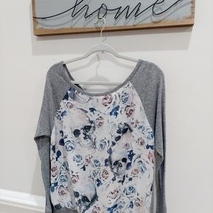 Wet Seal Long-sleeved shirt